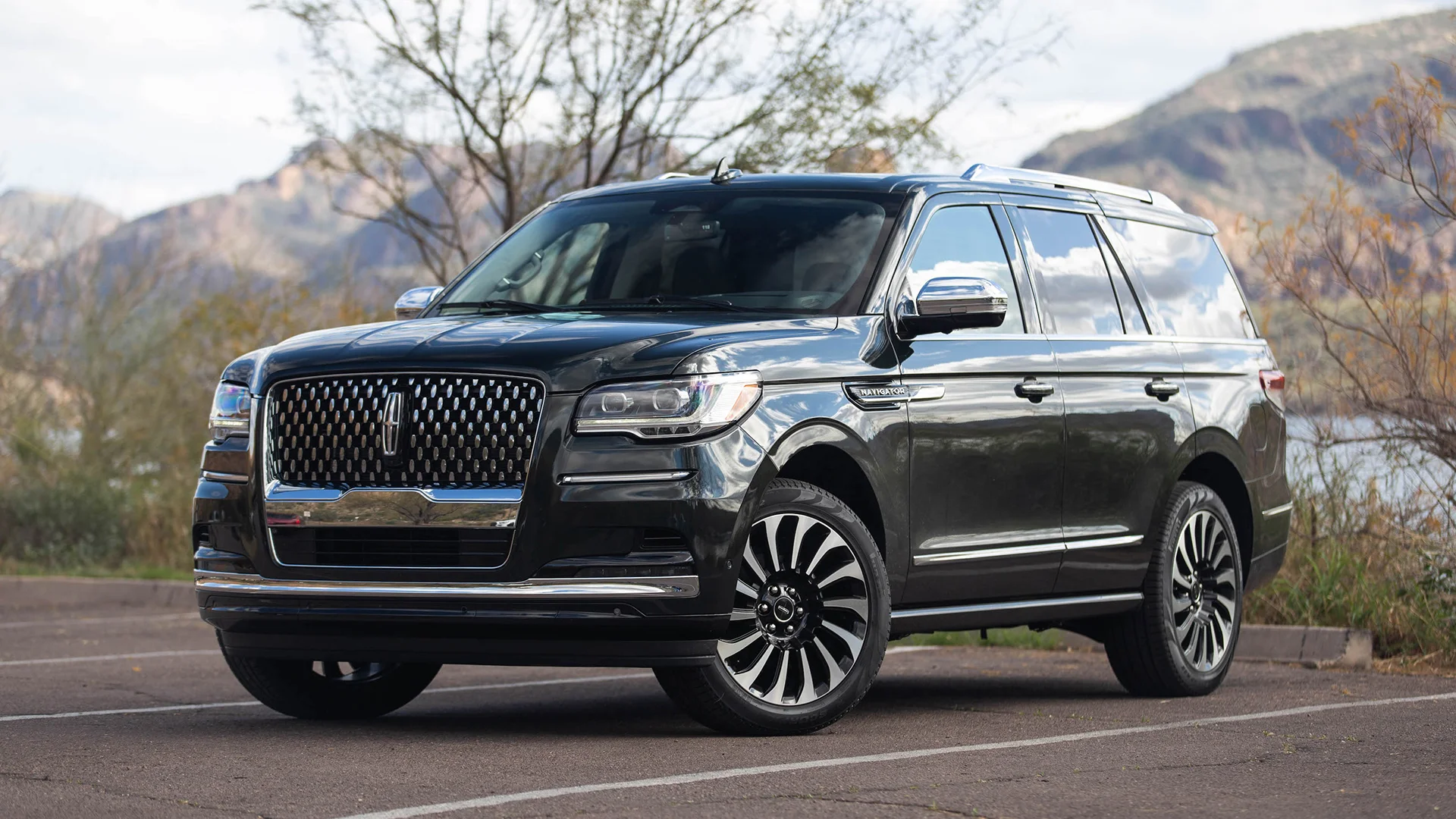 Lincoln Navigator vs. Lincoln Aviator: Navigating the Heights of Luxury SUVs