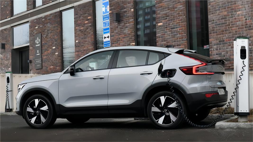 Volvo C40 Recharge - A Symphony of Innovations